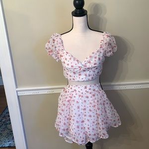 Really Cute 2 Piece Floral Shein Set. Bottom is a Skort. Size XS